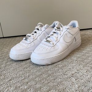 Nike White Airforce 1s Kids size 6 Fits Women 7.5